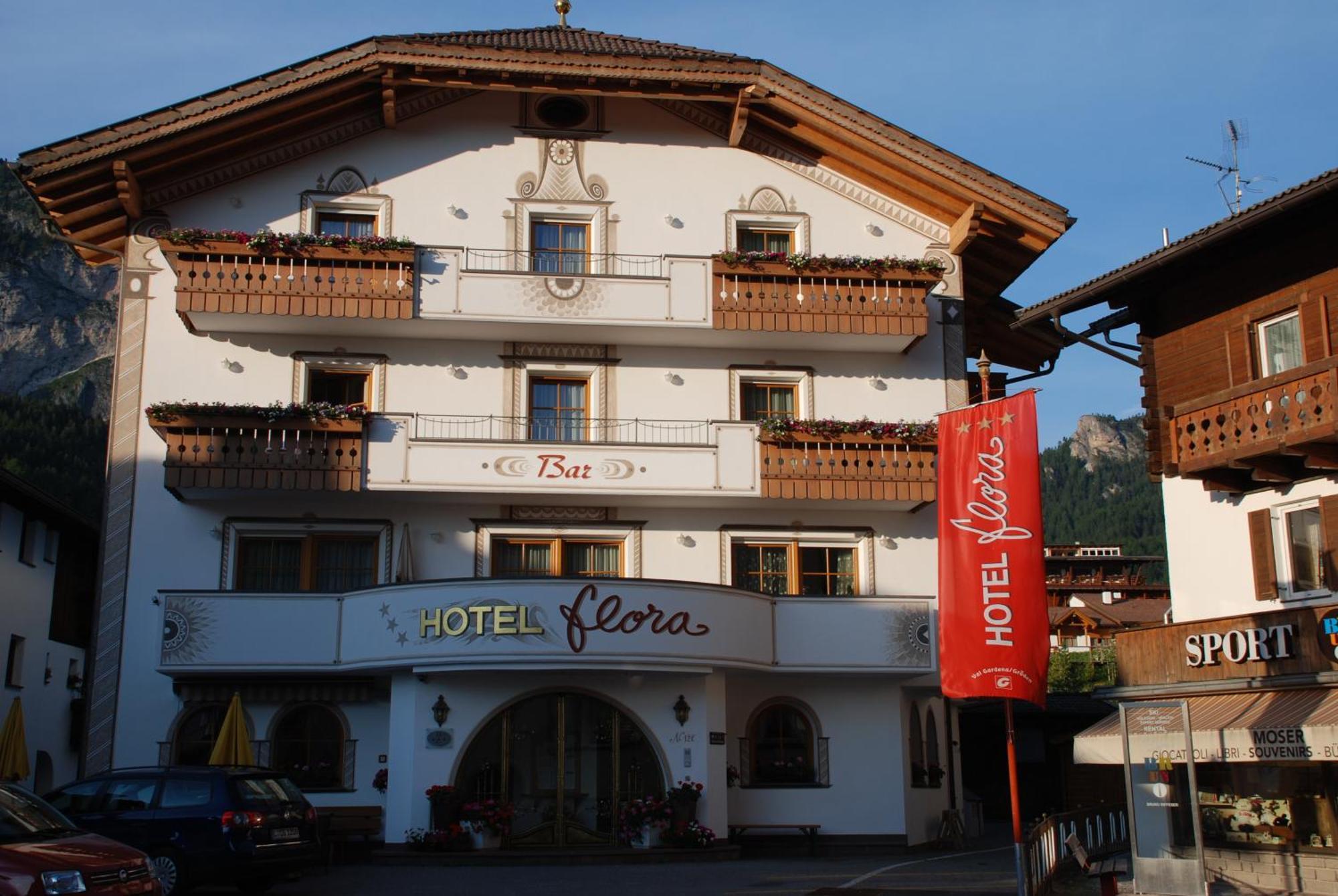 Hotel Flora Wolkenstein in Gröden Exterior foto